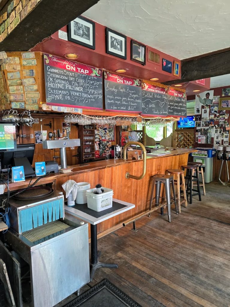 Hummingbird Pub, Galiano Island