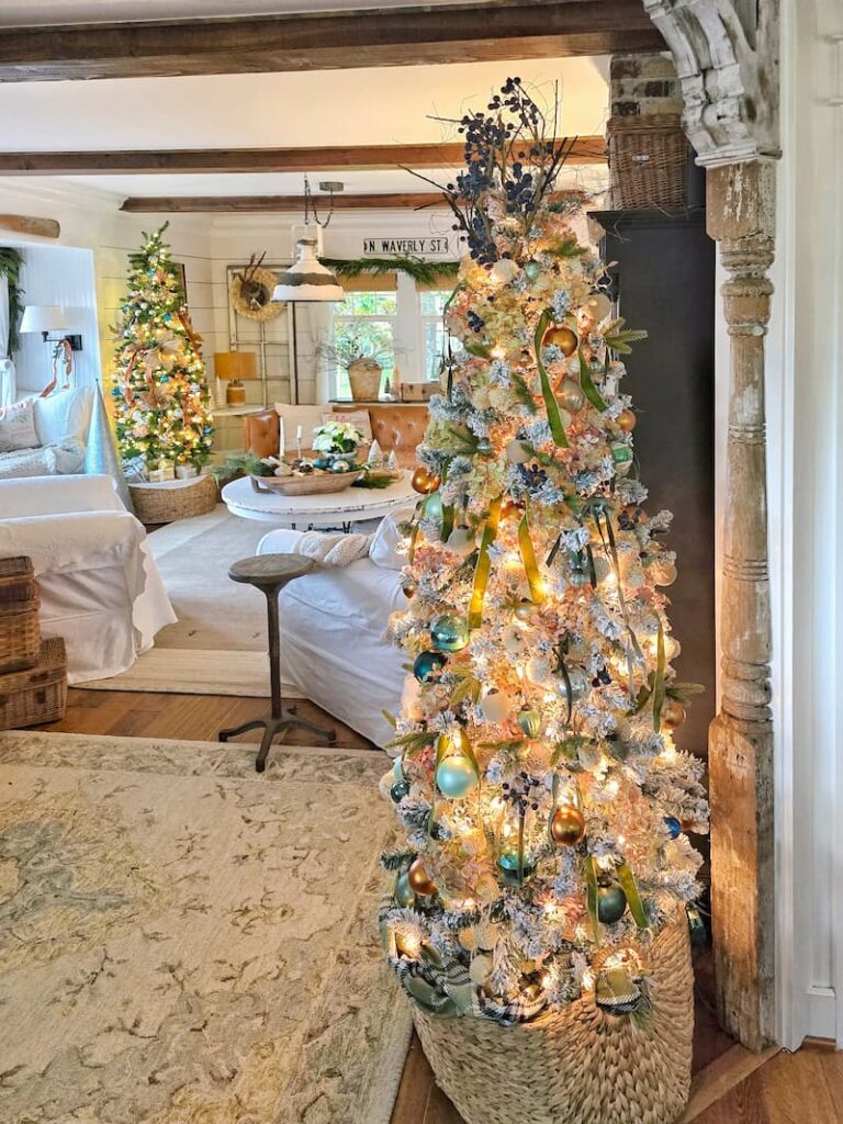 Embrace Christmas Charm with These Classic Decor Ideas: decorated Christmas trees