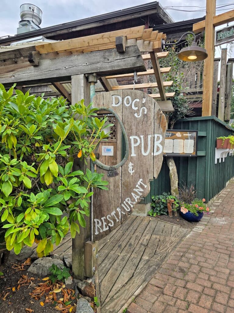 Doc's pub and restaurant in Snug harbour