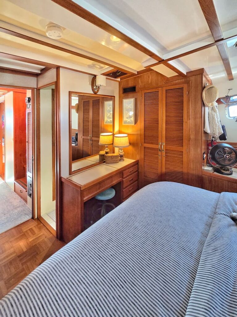 boat primary stateroom