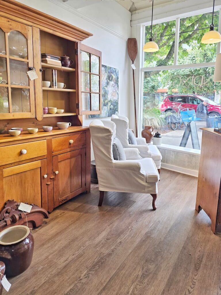 Home decor store, Surroundings in Victoria