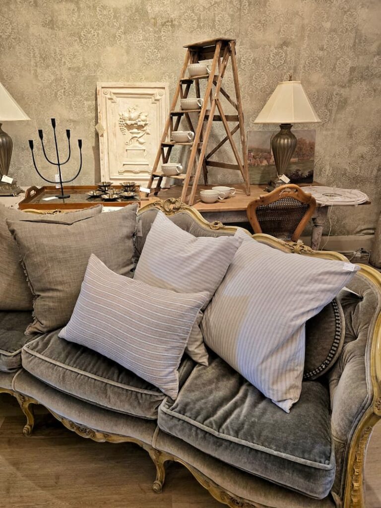 Home decor store, Surroundings in Victoria