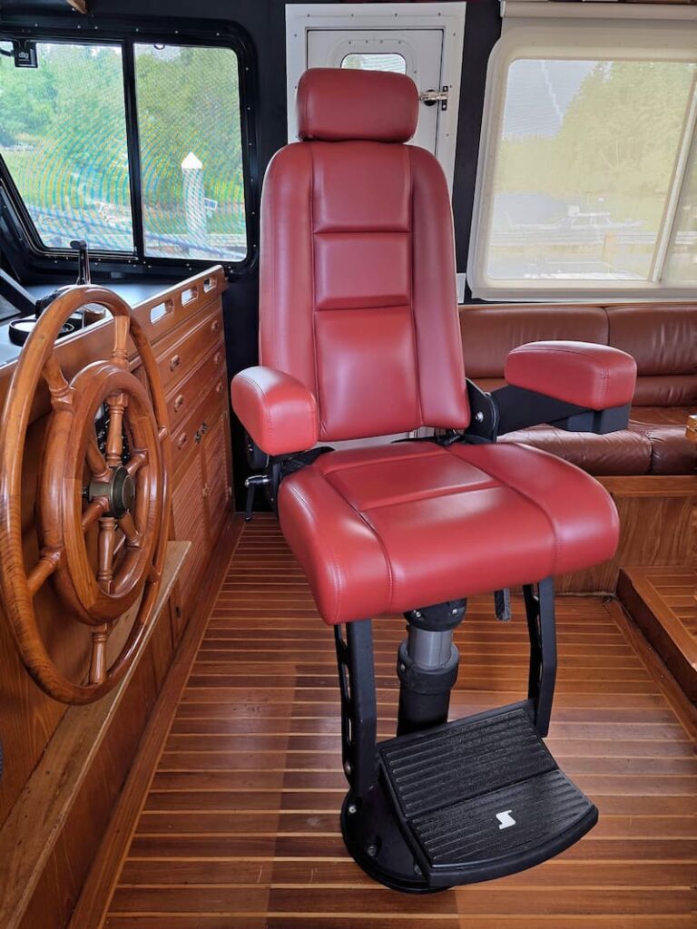 pilot house helm station: interior boat tour